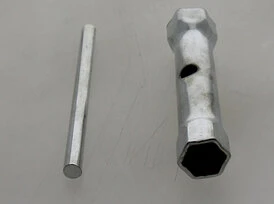 Clé à bougie d'allumage 16x19mm à tube