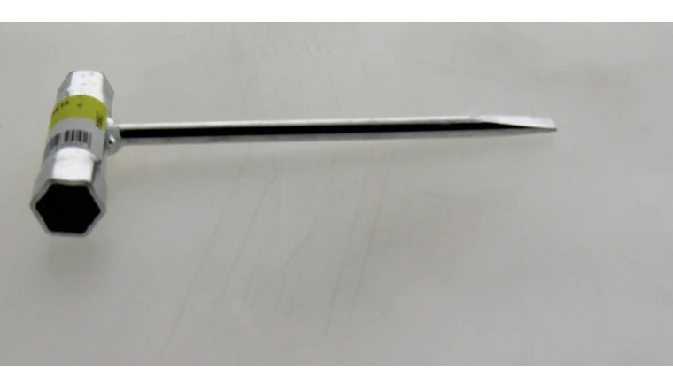 Clé à bougie 16x13mm avec manche tournevis