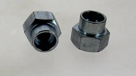 Adaptateur M10x1,25 Femelle Gauche pour tête fil nylon 1602823