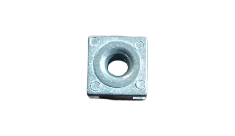 Œillet carré pour tête fil nylon 1608098