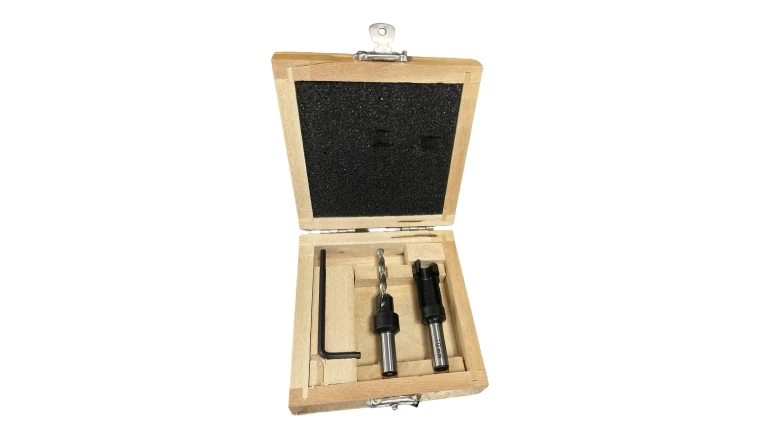 COFFRET A PERCER/BOUCHONNER DANIELLE ELBE