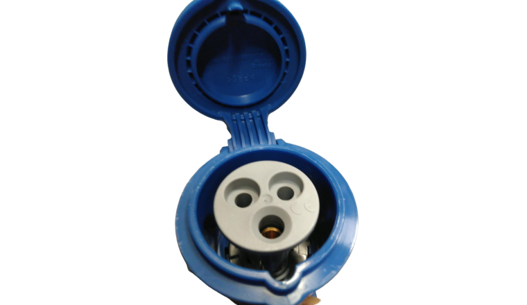 PRISE MOBILE HYPRA 2P+T 16A 230V POUR SCIE RUBAN