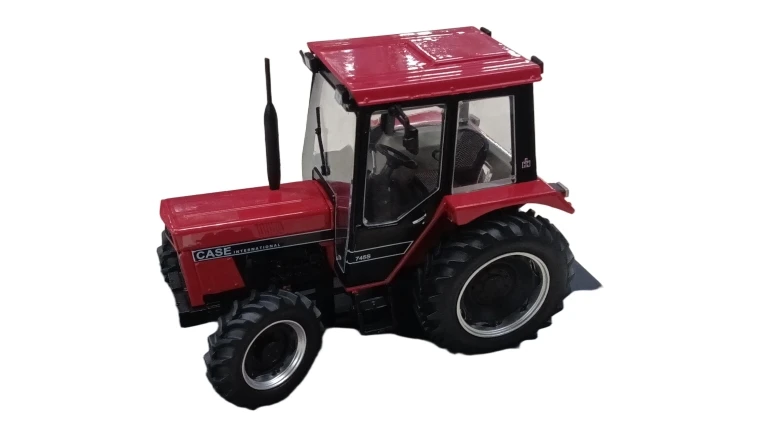 IH 745 S