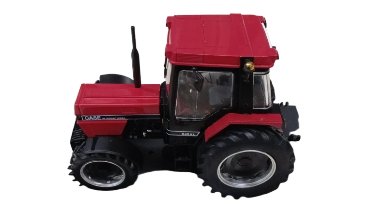 TRACTEUR CASE IH 845 XL