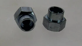 Adaptateur M10x1,25 Femelle Gauche pour tête fil nylon 1602823